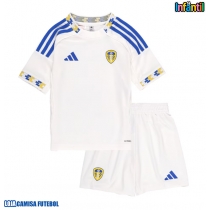 Camisa de Futebol Leeds United Equipamento Principal Infantil 2025-26 Manga Curta (+ Calças curtas)